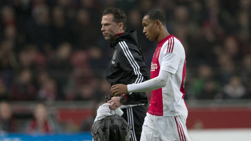 球到前场渗 球到前场渗